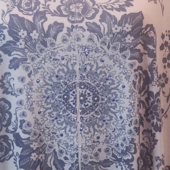 Cal Style XL tunic top, white with blue design. - Picture 3 of 3